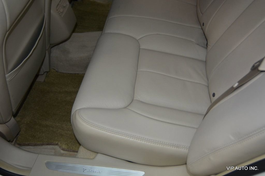 Used 2009 Cadillac DTS w/ Trunk Convenience Package FWD image 27