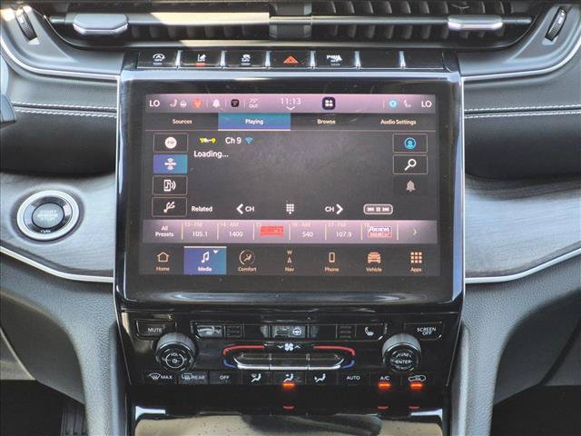 Used 2023 Jeep Grand Cherokee Limited w/ Black Appearance Package AWD/4WD image 15