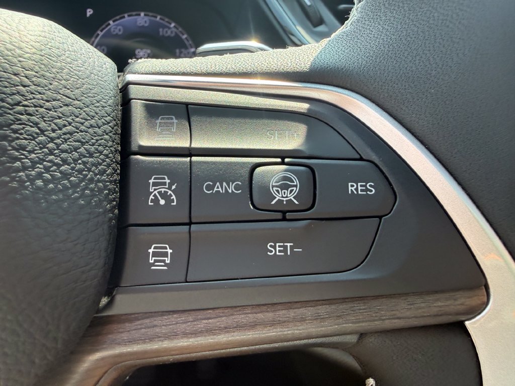 New 2026 Jeep Grand Cherokee Limited w/ Limited Altitude Package AWD/4WD image 17