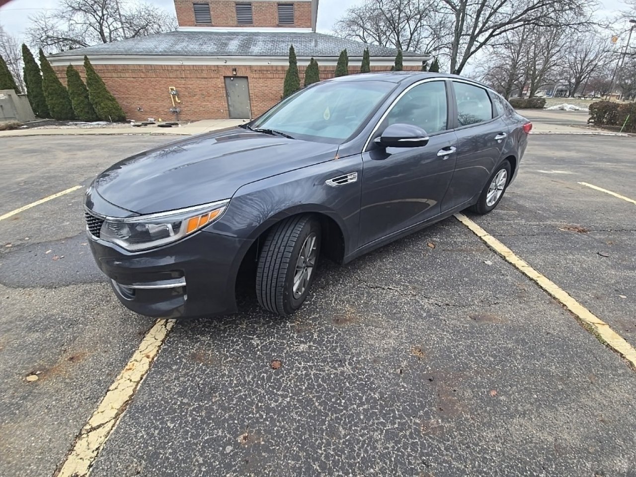 Used 2018 Kia Optima LX image 3