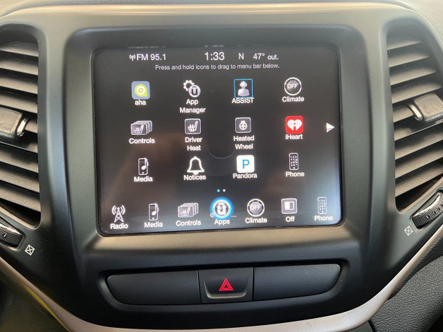 Used 2017 Jeep Cherokee Latitude w/ Cold Weather Group AWD/4WD image 18