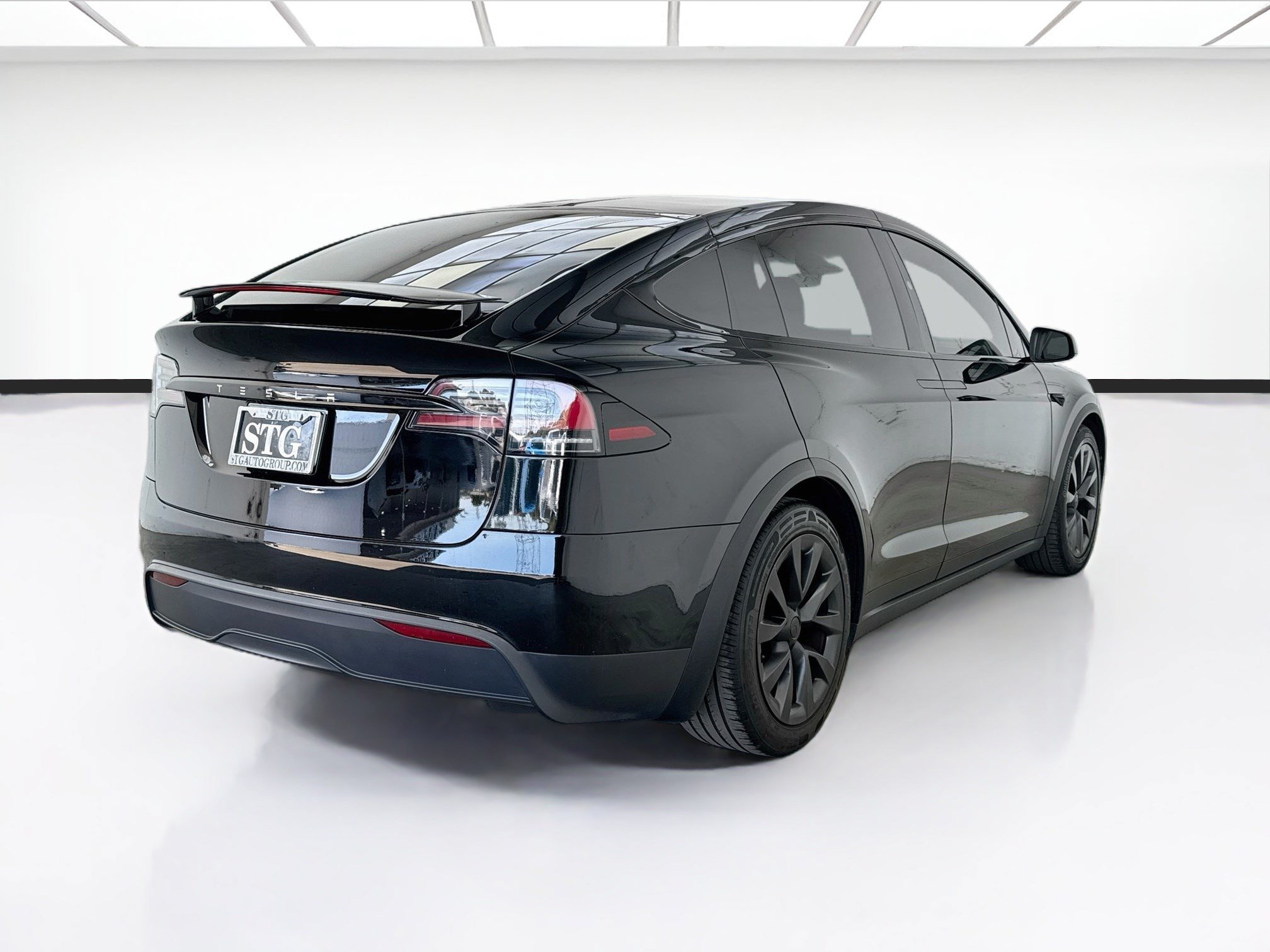 Used 2024 Tesla Model X AWD/4WD image 4
