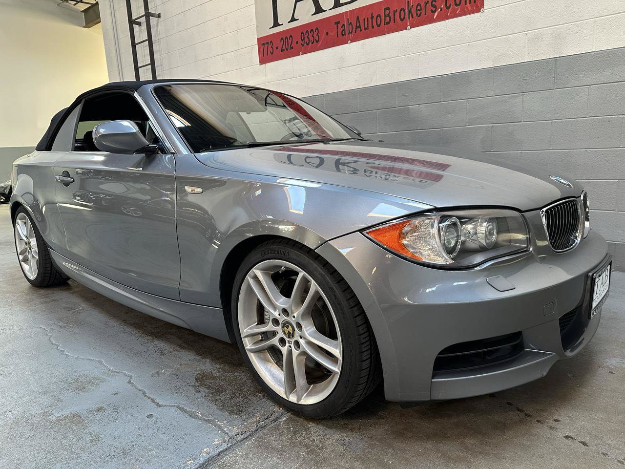 Used 2011 BMW 135i Convertible RWD image 8