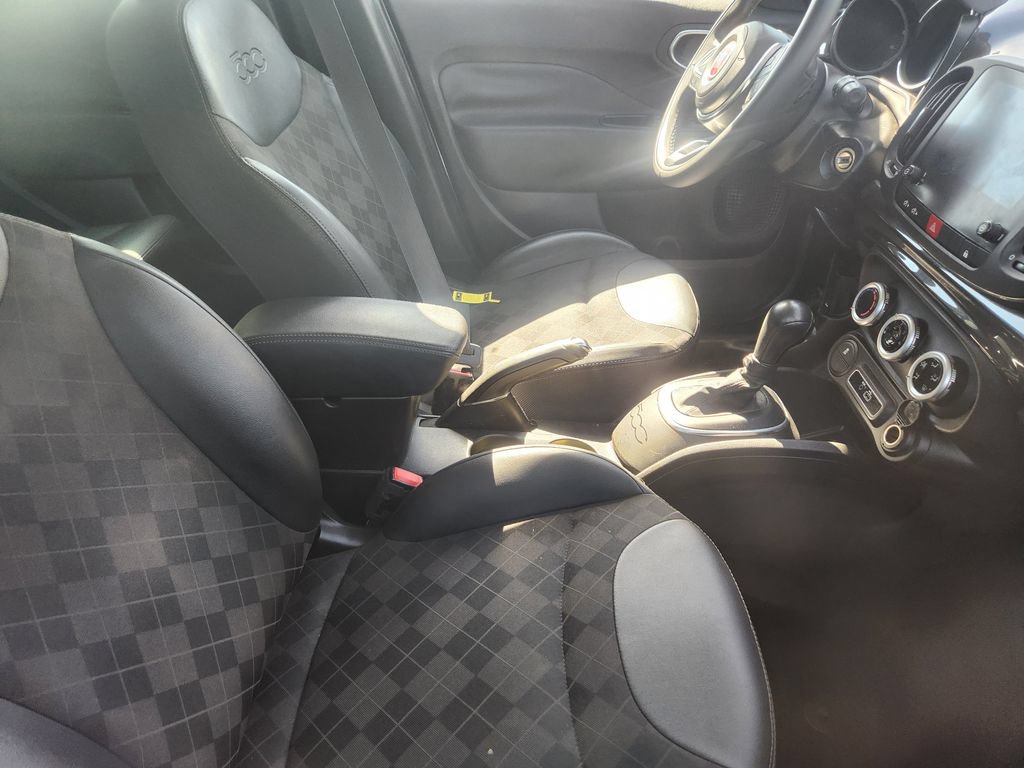 Used 2019 FIAT 500L Pop FWD image 10
