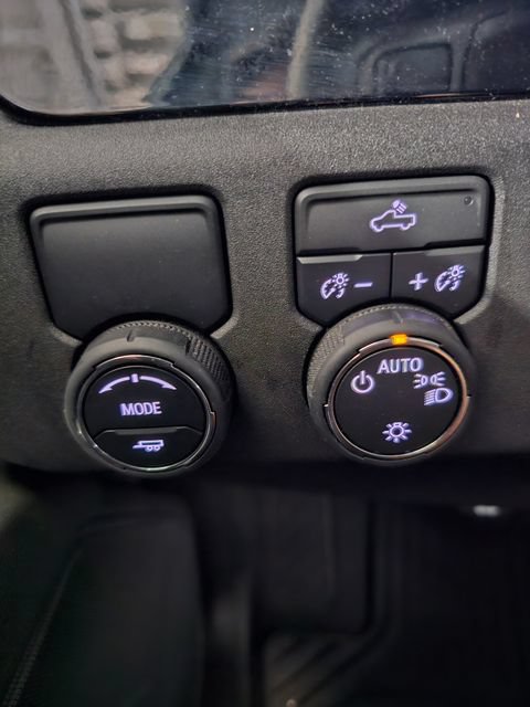 Used 2026 Chevrolet Silverado 1500 LT RWD image 36