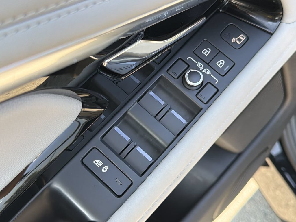 Used 2021 Land Rover Range Rover Evoque SE AWD/4WD image 21