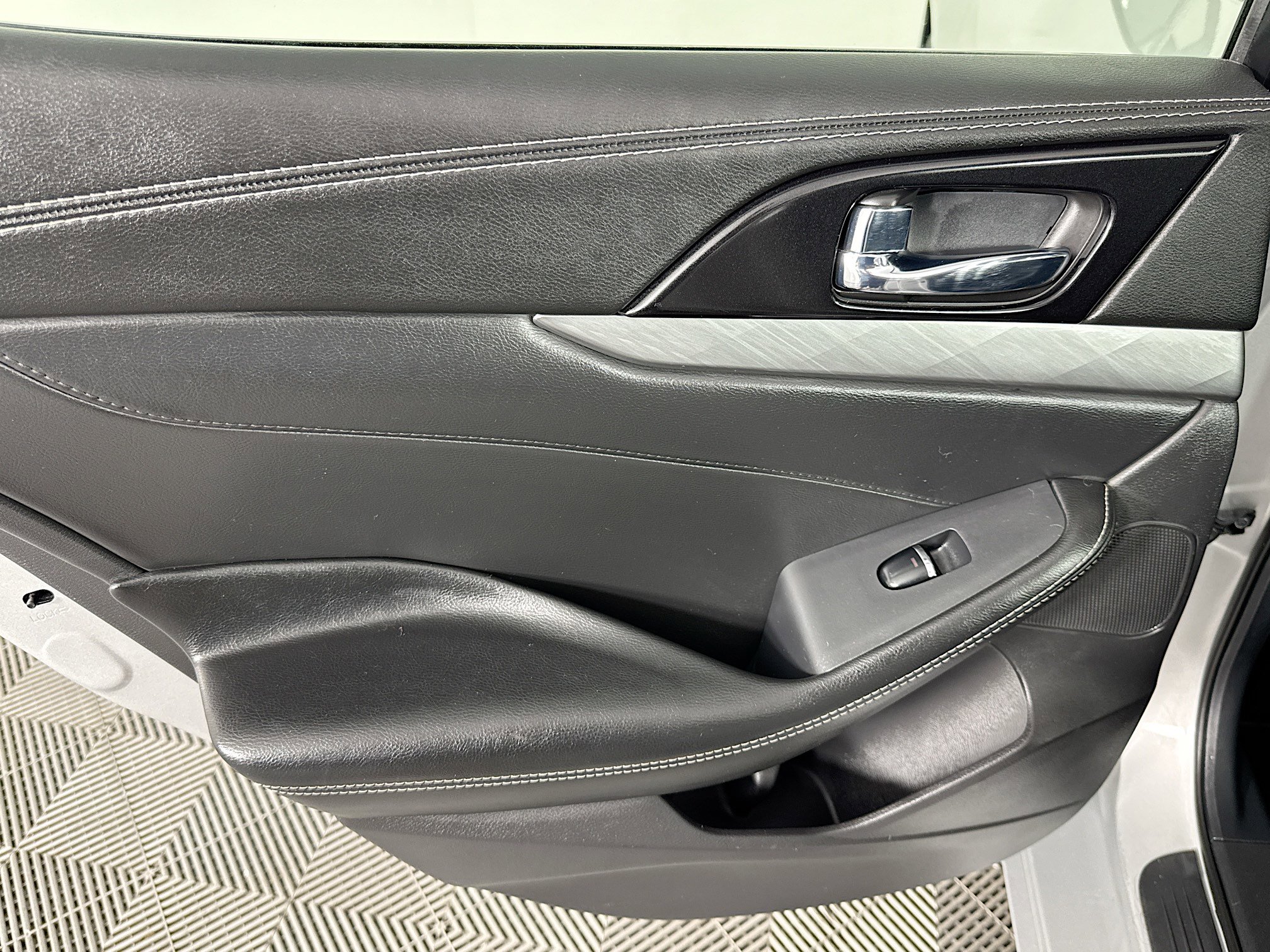 Used 2018 Nissan Maxima 3.5 SV image 25