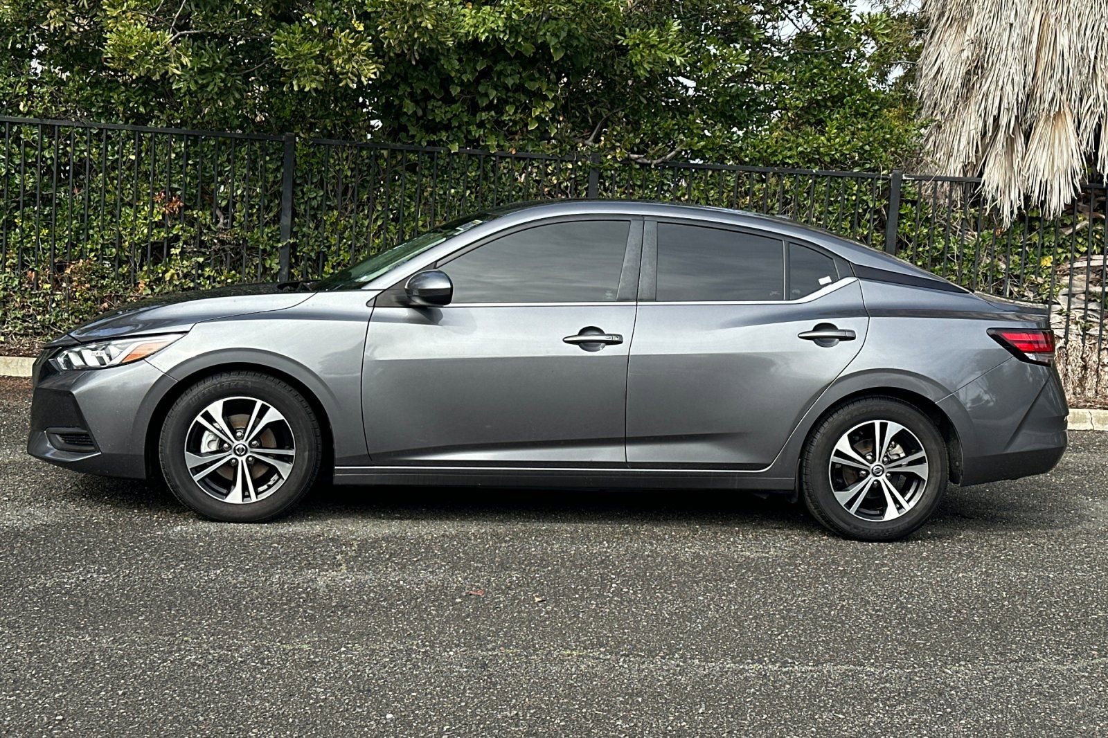 Used 2022 Nissan Sentra SV image 6