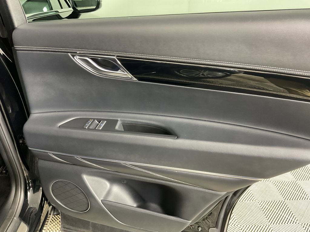 Used 2025 Genesis GV80 2.5T Standard image 19