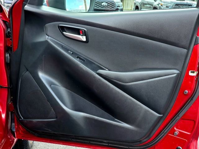 Used 2019 Toyota Yaris LE FWD image 27