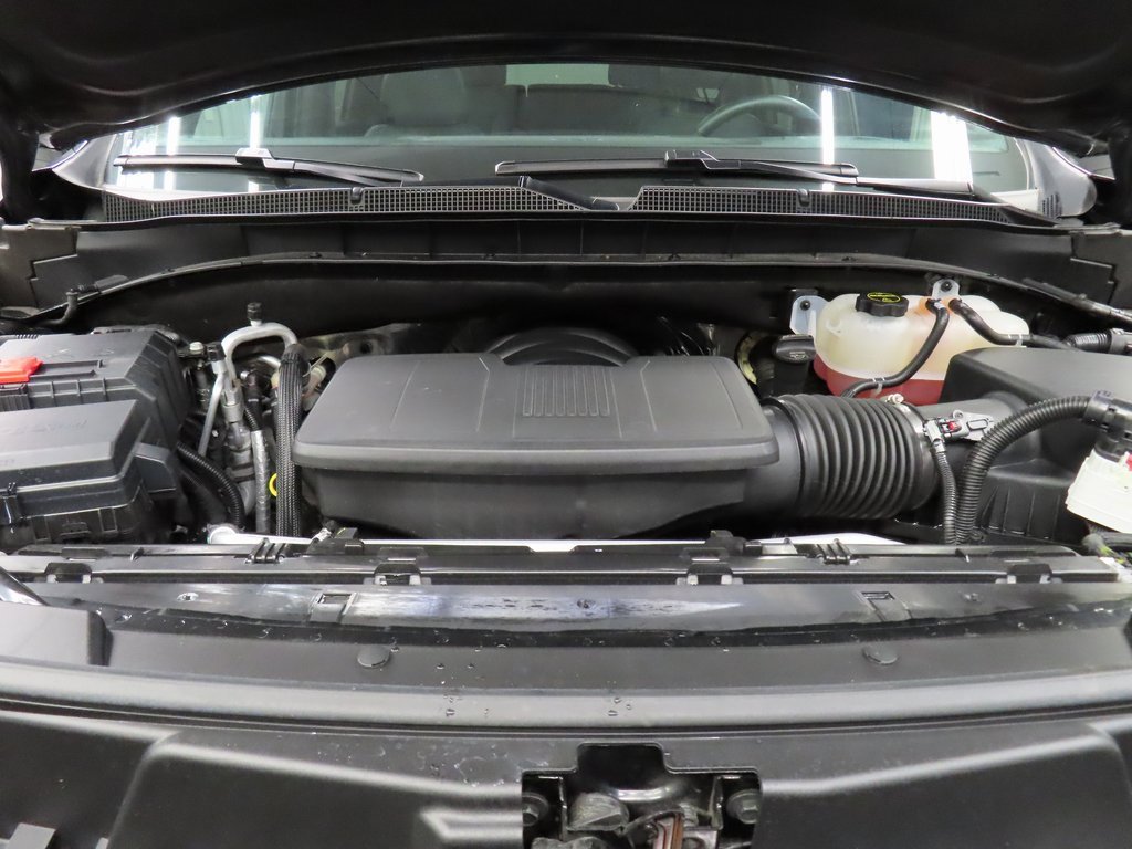 Used 2025 Chevrolet Suburban Z71 image 33