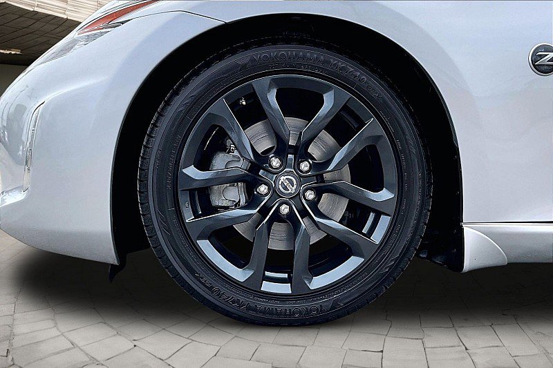 Used 2017 Nissan 370Z Touring image 8