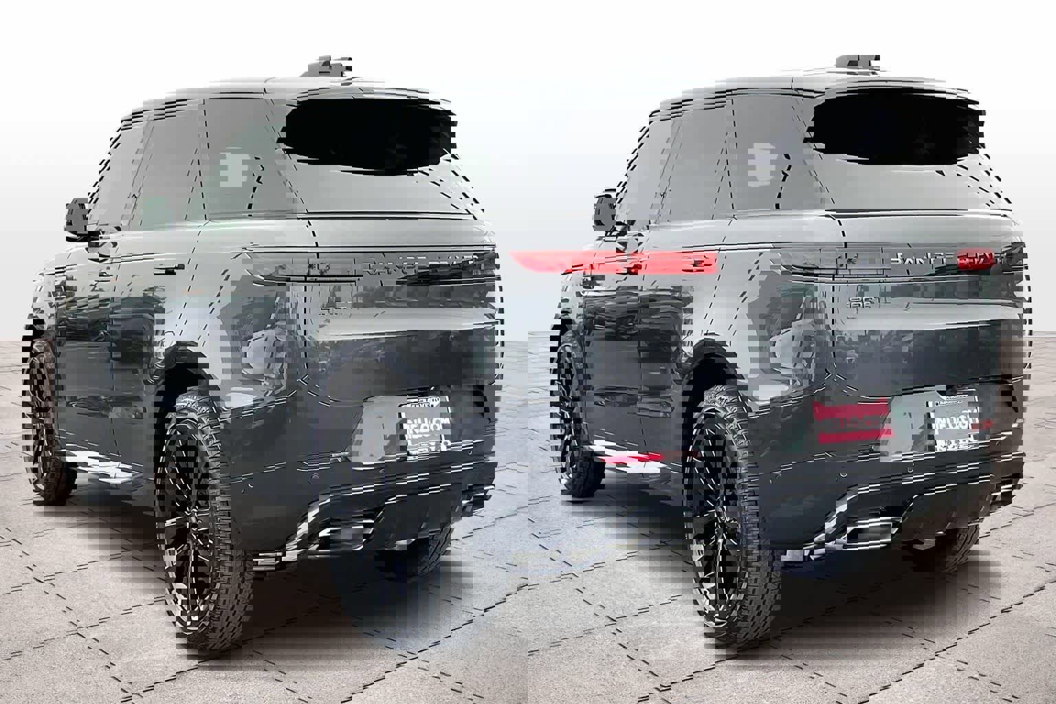 Used 2025 Land Rover Range Rover Sport Dynamic SE image 15