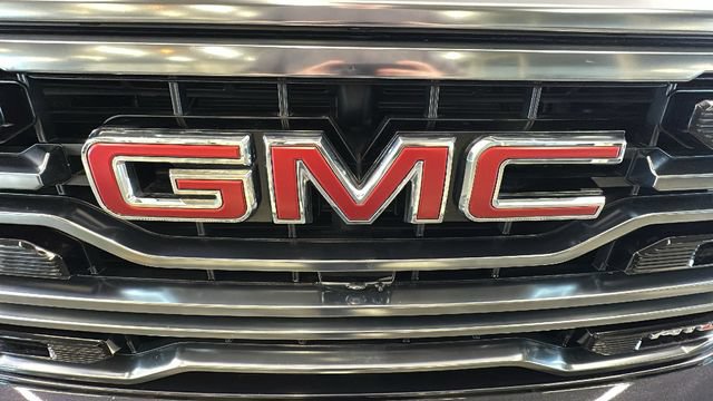Used 2024 GMC Sierra 1500 AT4 w/ Technology Package AWD/4WD image 8