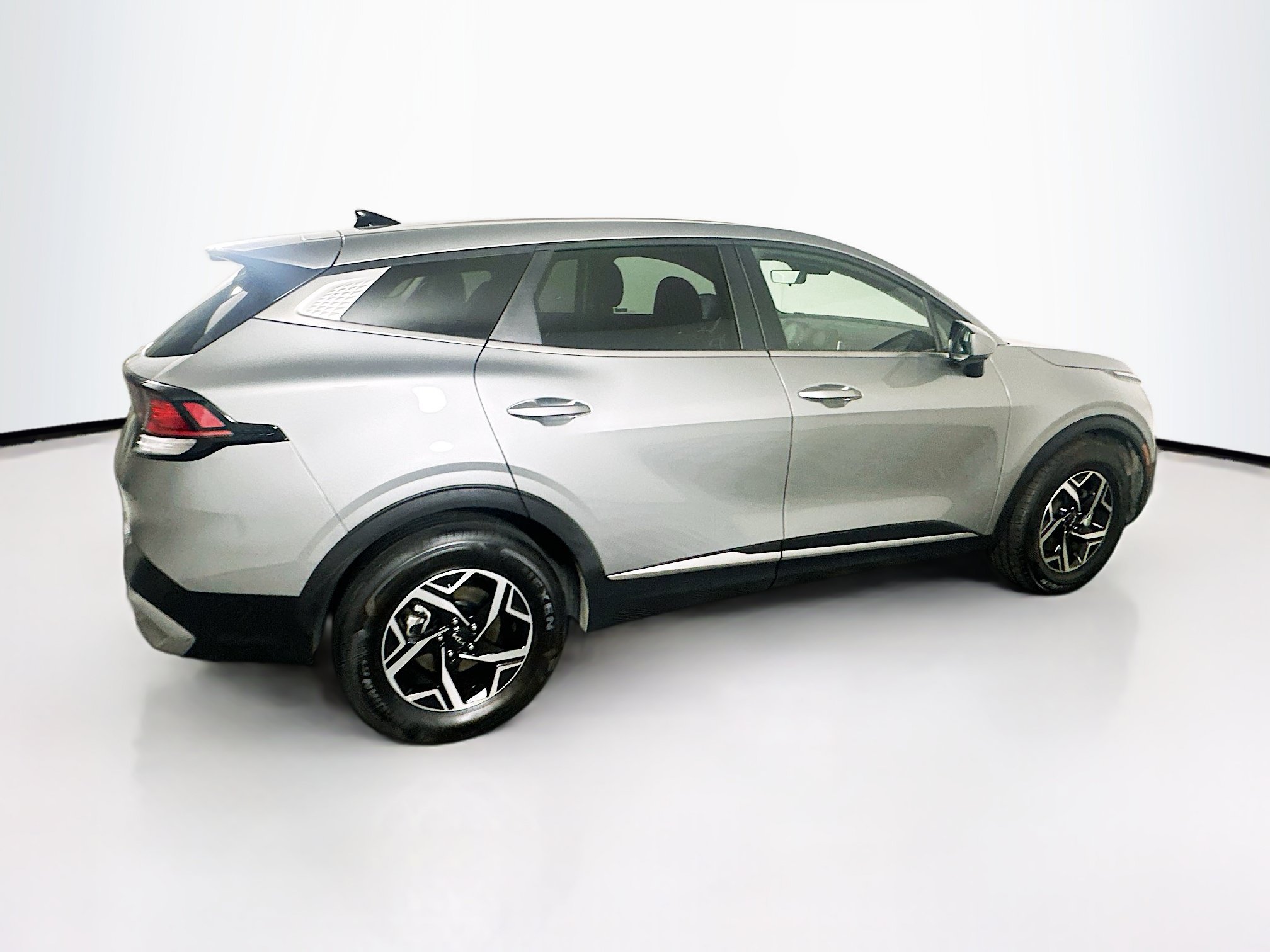 Used 2025 Kia Sportage LX FWD image 10