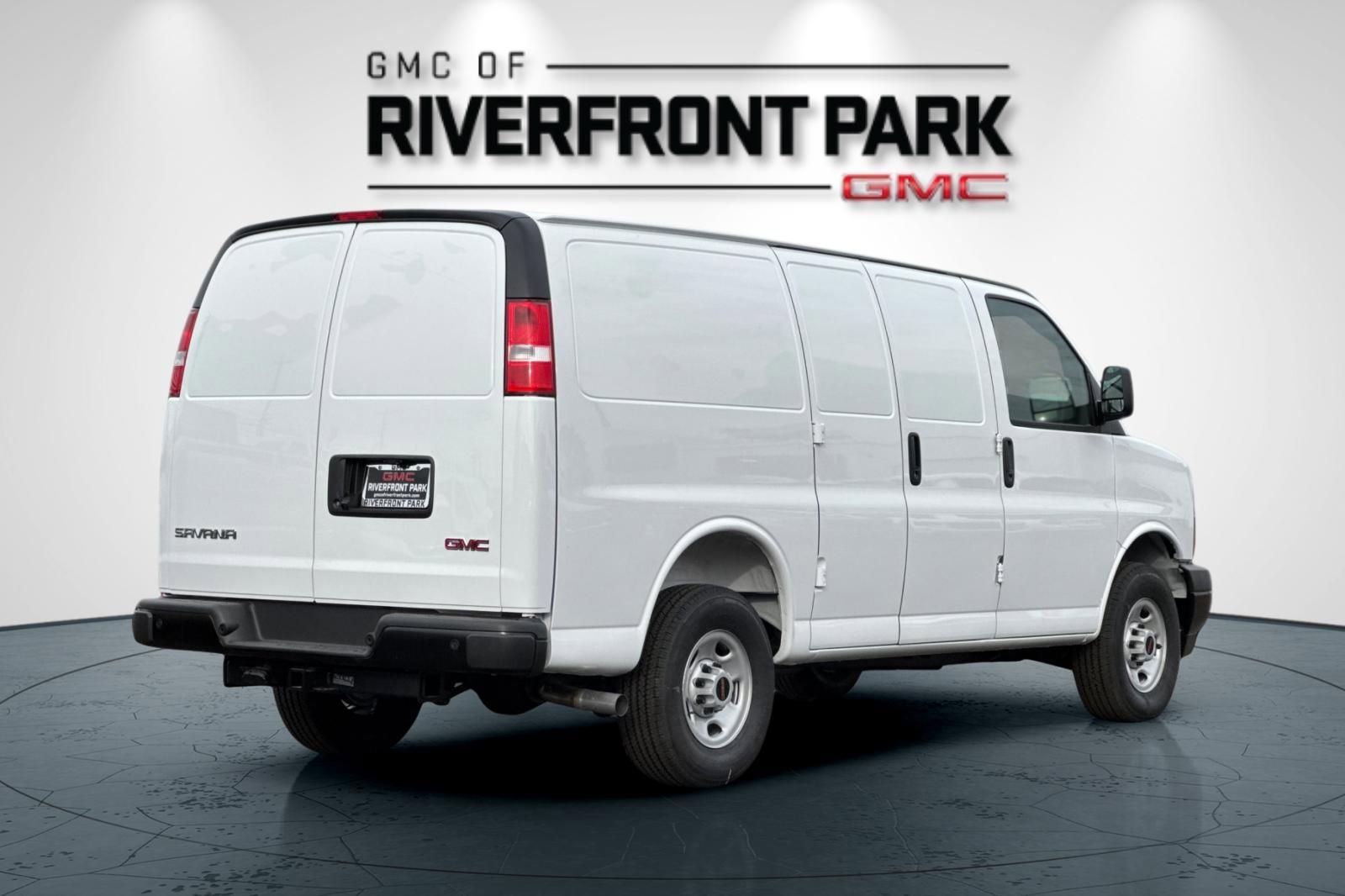 New 2025 GMC Savana 2500 w/ Driver Convenience Package RWD image 3