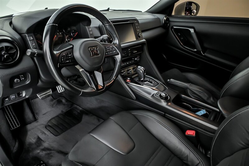Used 2019 Nissan GT-R Premium AWD/4WD image 19