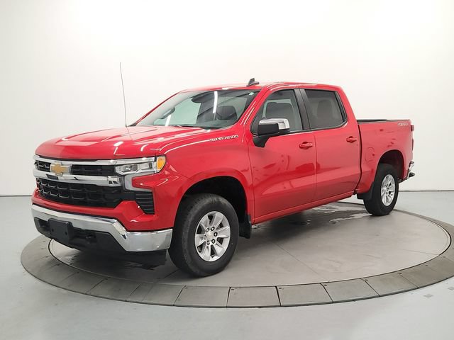 Used 2025 Chevrolet Silverado 1500 LT AWD/4WD image 3
