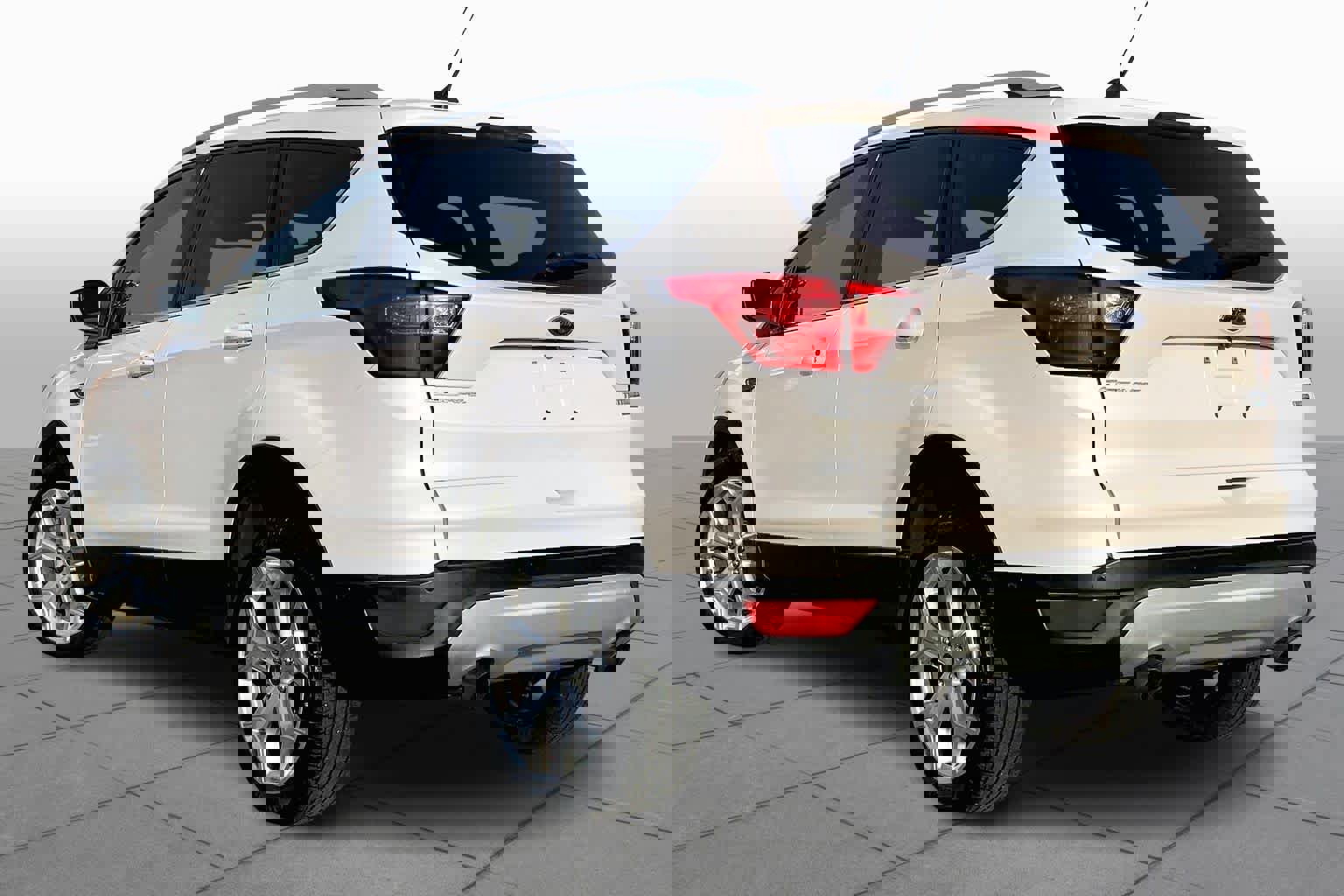 Used 2019 Ford Escape Titanium image 12