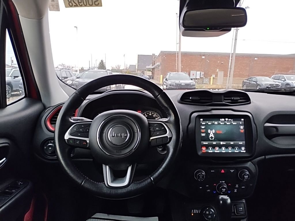 Used 2019 Jeep Renegade Trailhawk w/ UConnect 8.4 Nav Group image 29