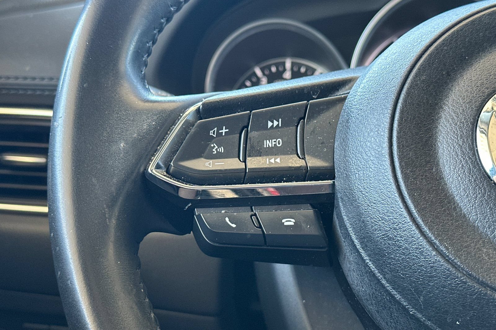 Used 2020 MAZDA CX-5 Touring FWD image 32