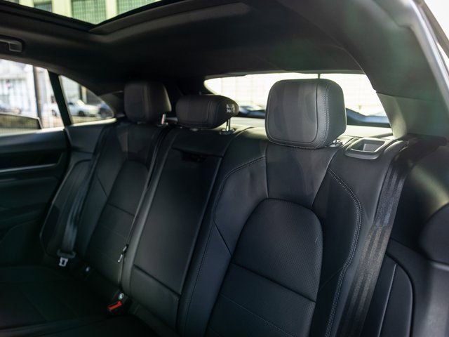 Certified 2025 Porsche Macan Electric RWD image 29