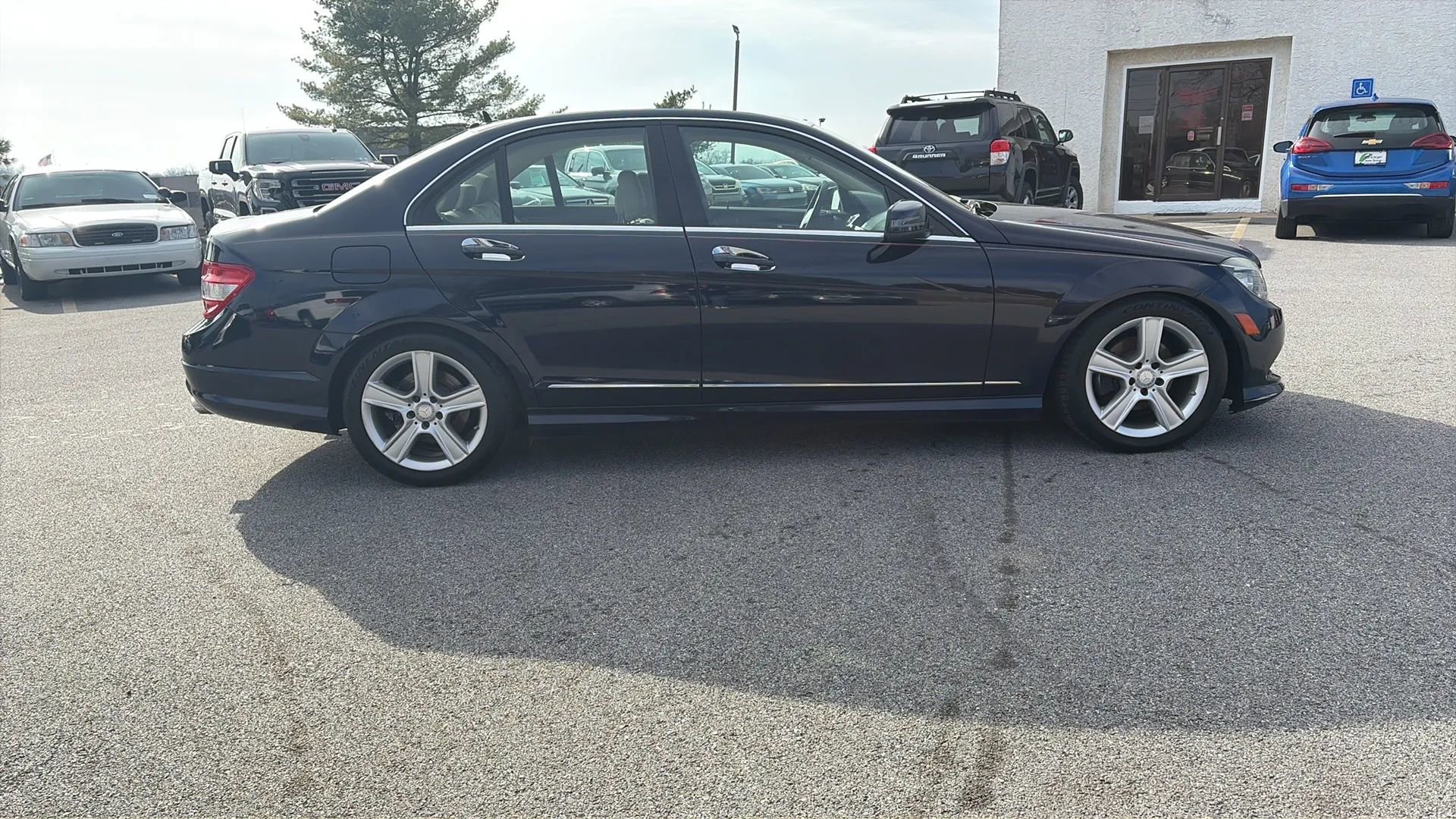 Used 2011 Mercedes-Benz C 300 4MATIC Sedan image 51