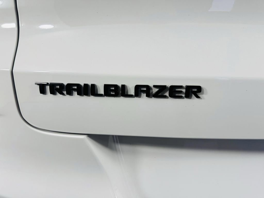 Used 2024 Chevrolet TrailBlazer RS w/ Convenience Package image 27