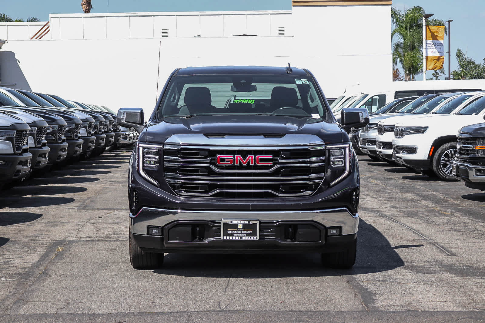 Used 2025 GMC Sierra 1500 SLT AWD/4WD image 2
