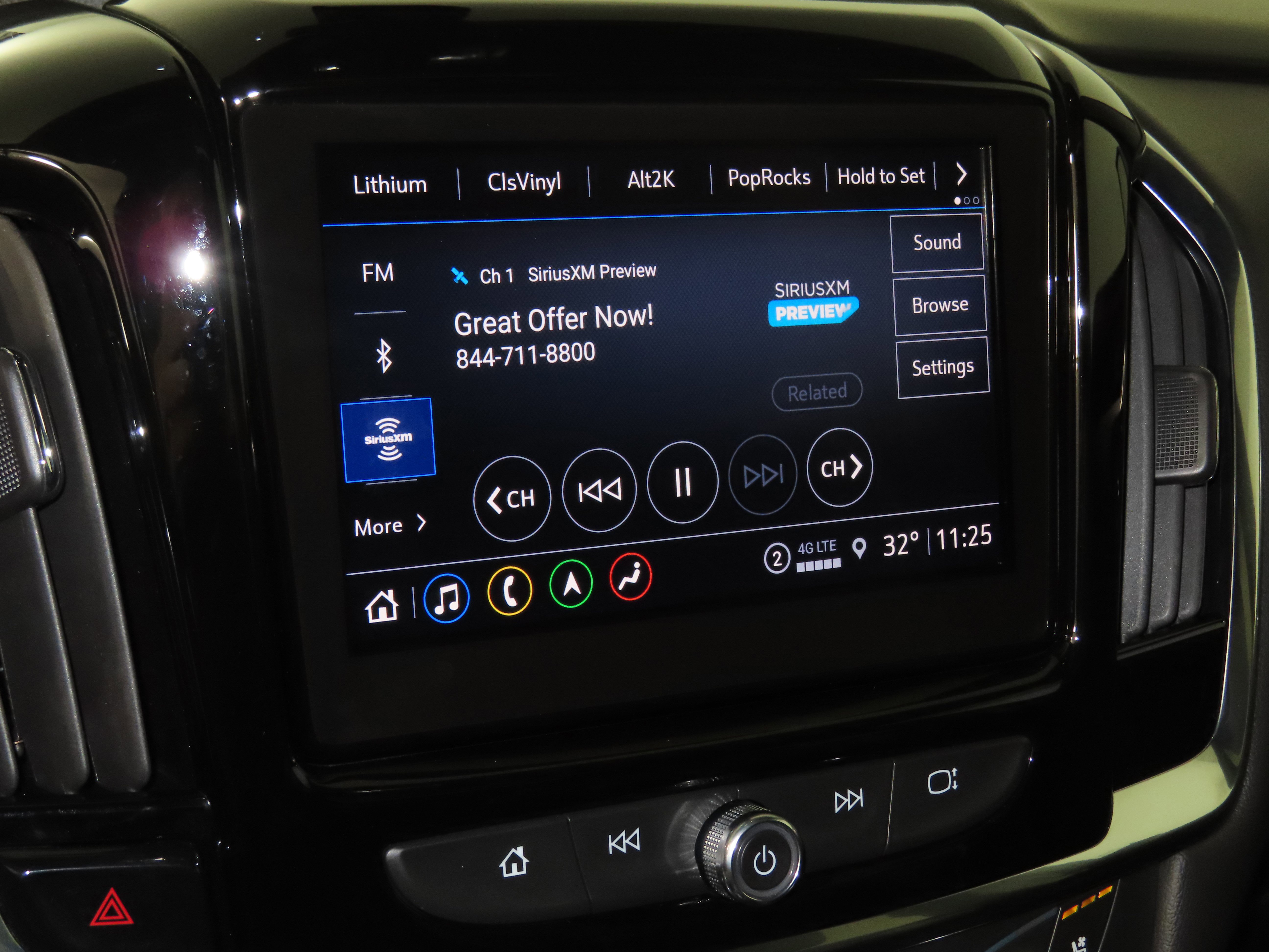 Used 2023 Chevrolet Traverse Premier AWD/4WD image 22