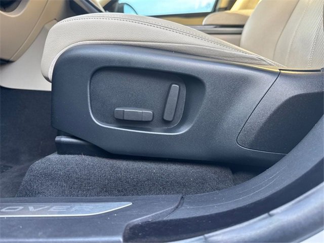 Used 2018 Land Rover Range Rover Velar S image 16