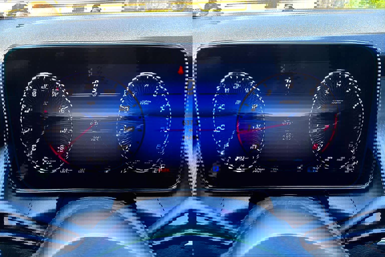 Used 2025 Mercedes-Benz GLC 300 image 26