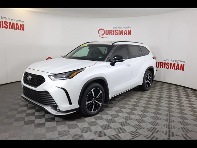 Used 2022 Toyota Highlander XSE AWD/4WD image 5