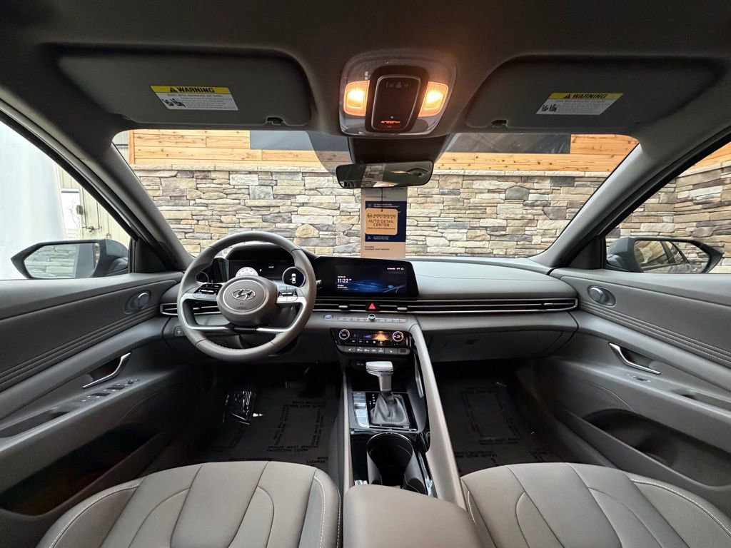 Certified 2023 Hyundai Elantra SEL w/ Convenience Package image 16
