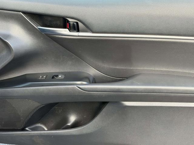 Used 2020 Toyota Camry SE image 18