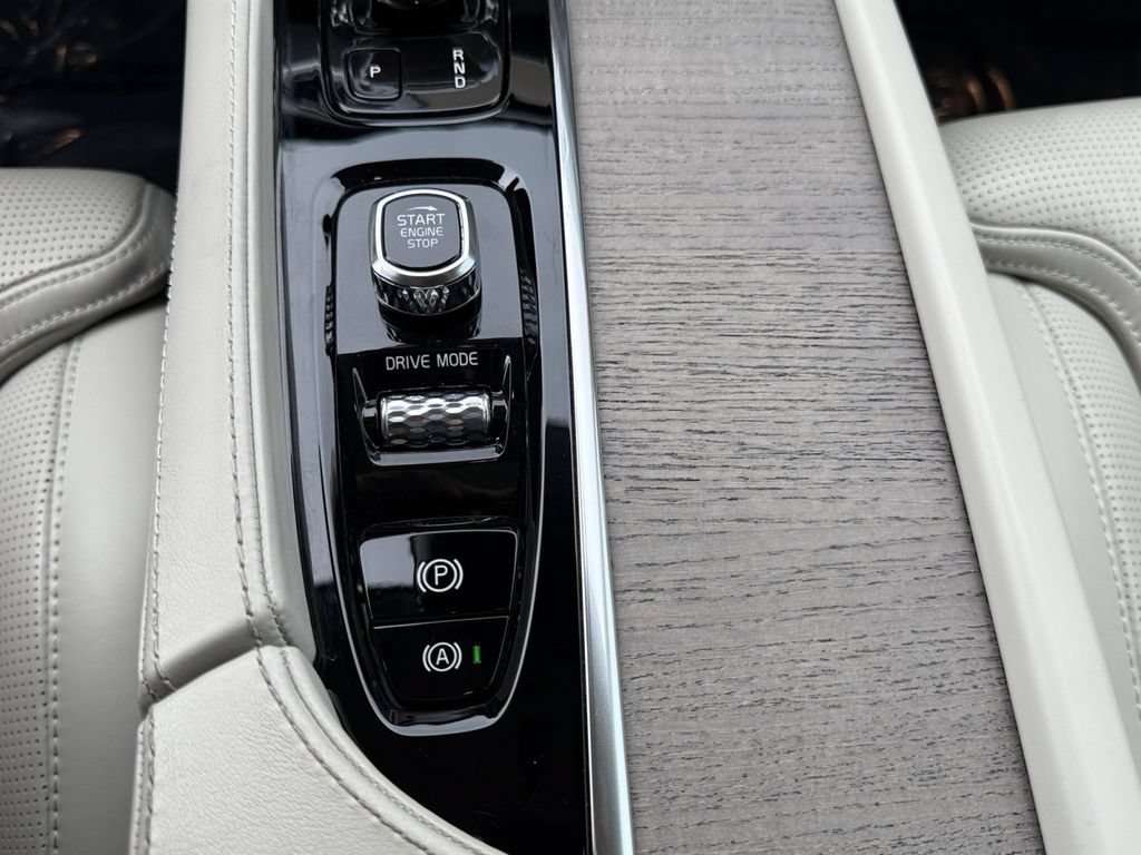 Used 2021 Volvo XC90 T8 Inscription w/ Lounge Package AWD/4WD image 20