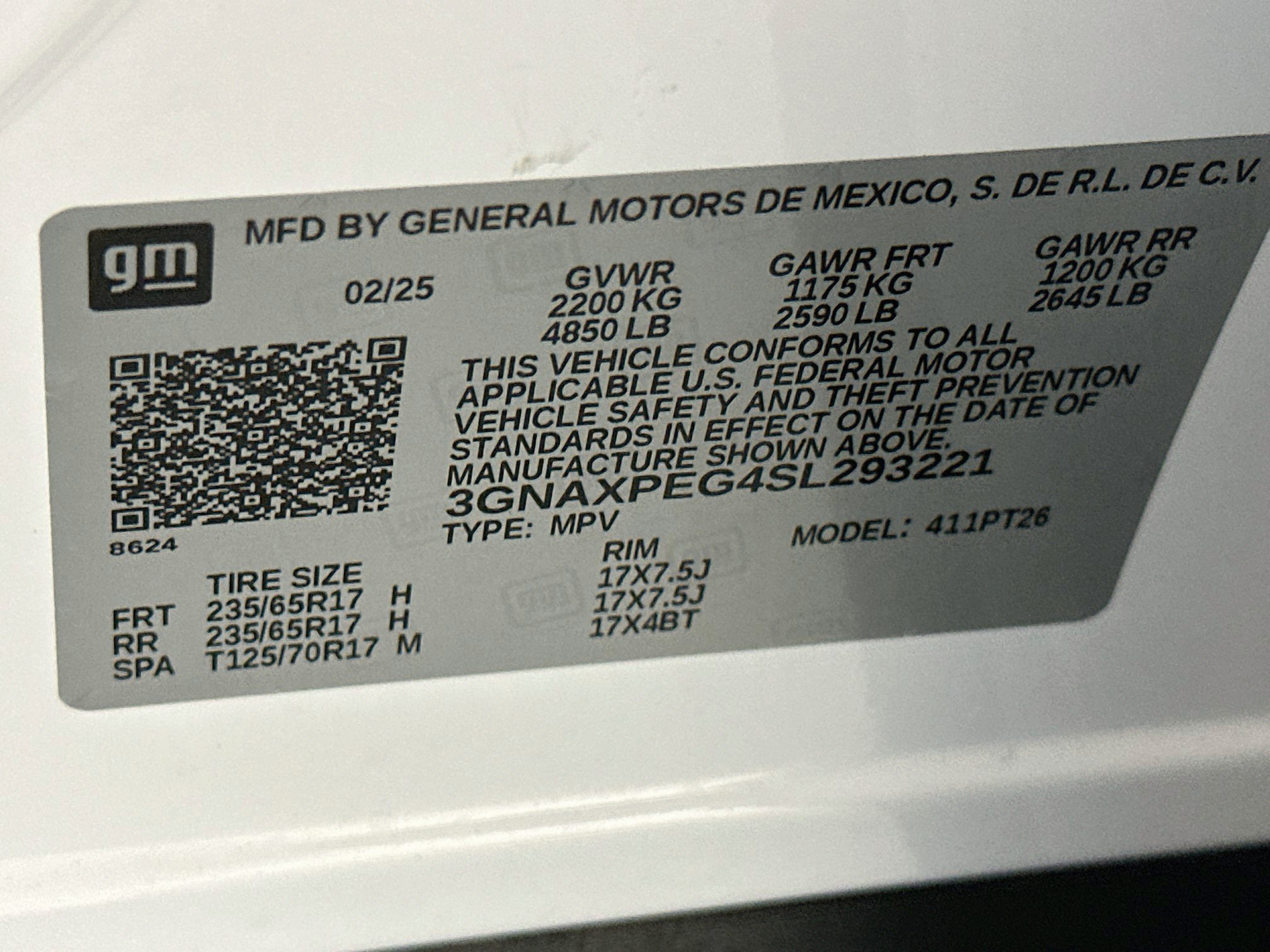 Used 2025 Chevrolet Equinox LT AWD/4WD image 12