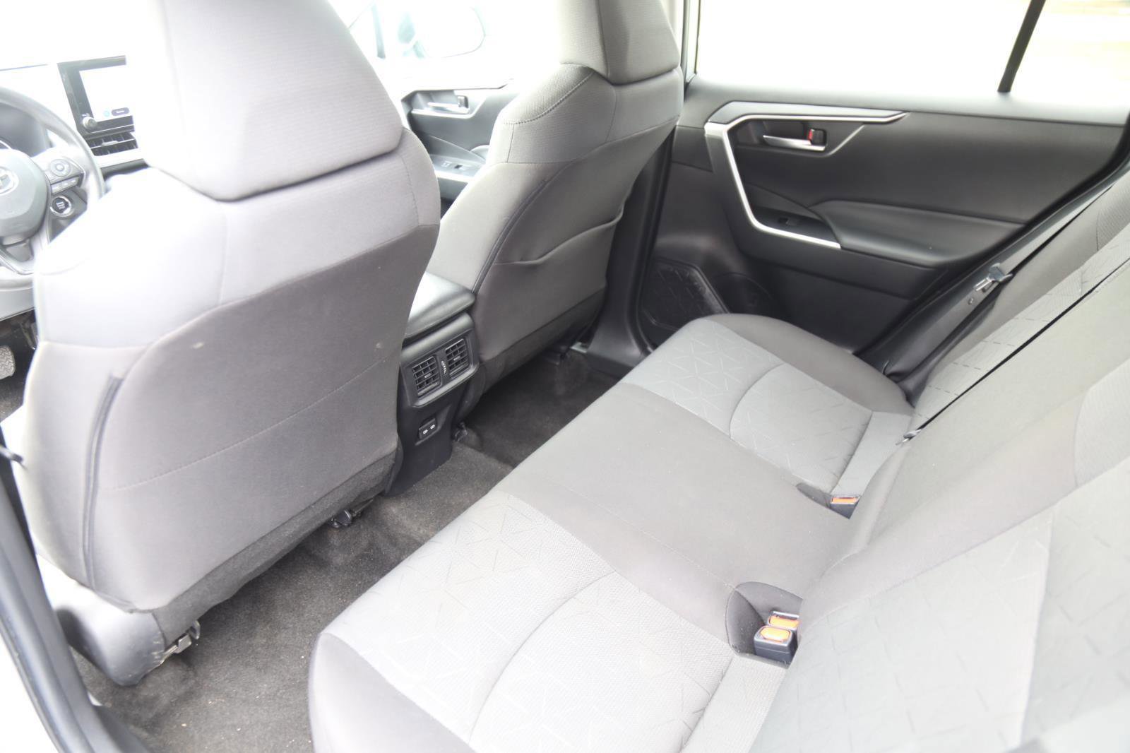 Used 2024 Toyota RAV4 XLE FWD image 16