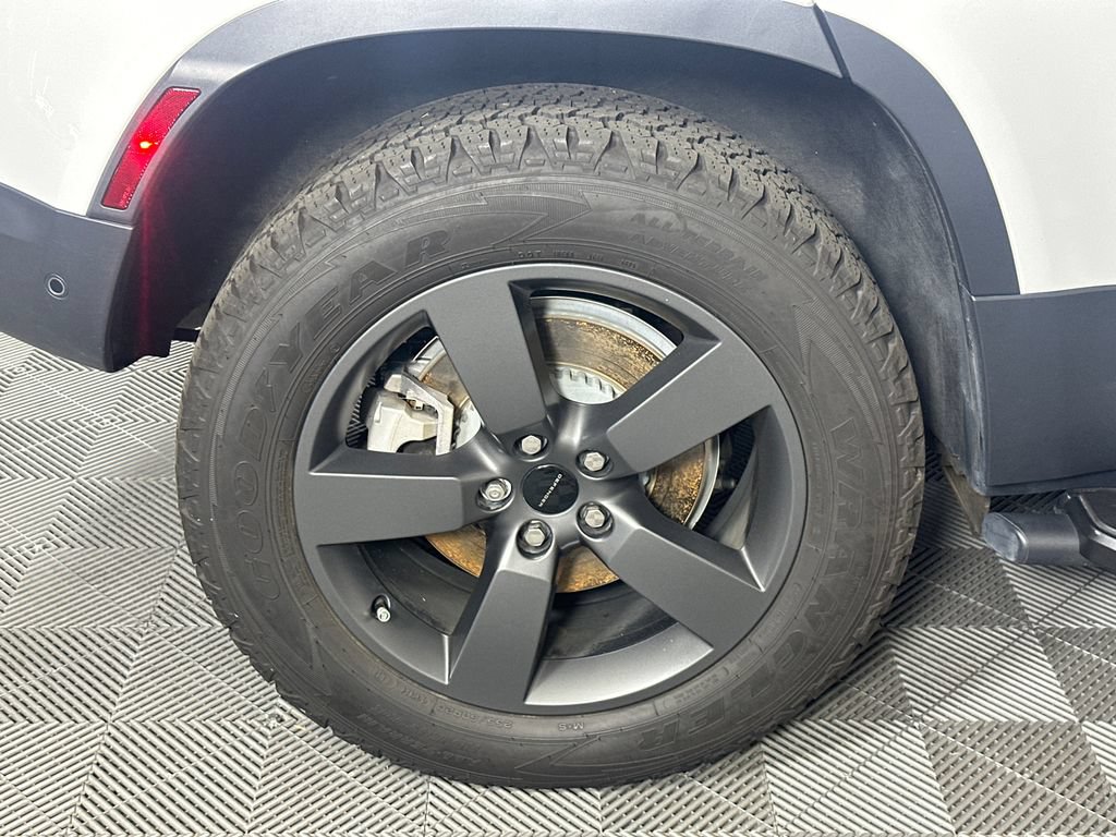Used 2026 Land Rover Defender 110 S AWD/4WD image 17