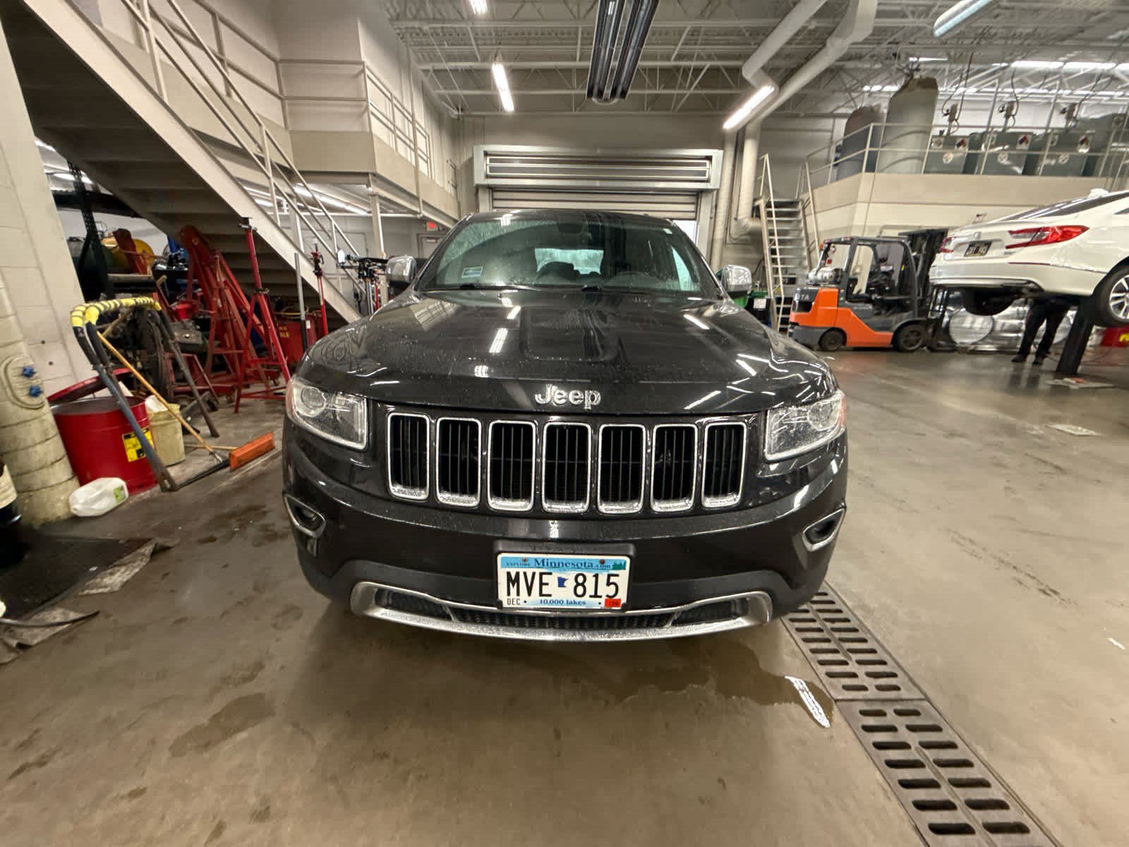 Used 2015 Jeep Grand Cherokee Limited w/ Trailer Tow Group IV AWD/4WD image 3
