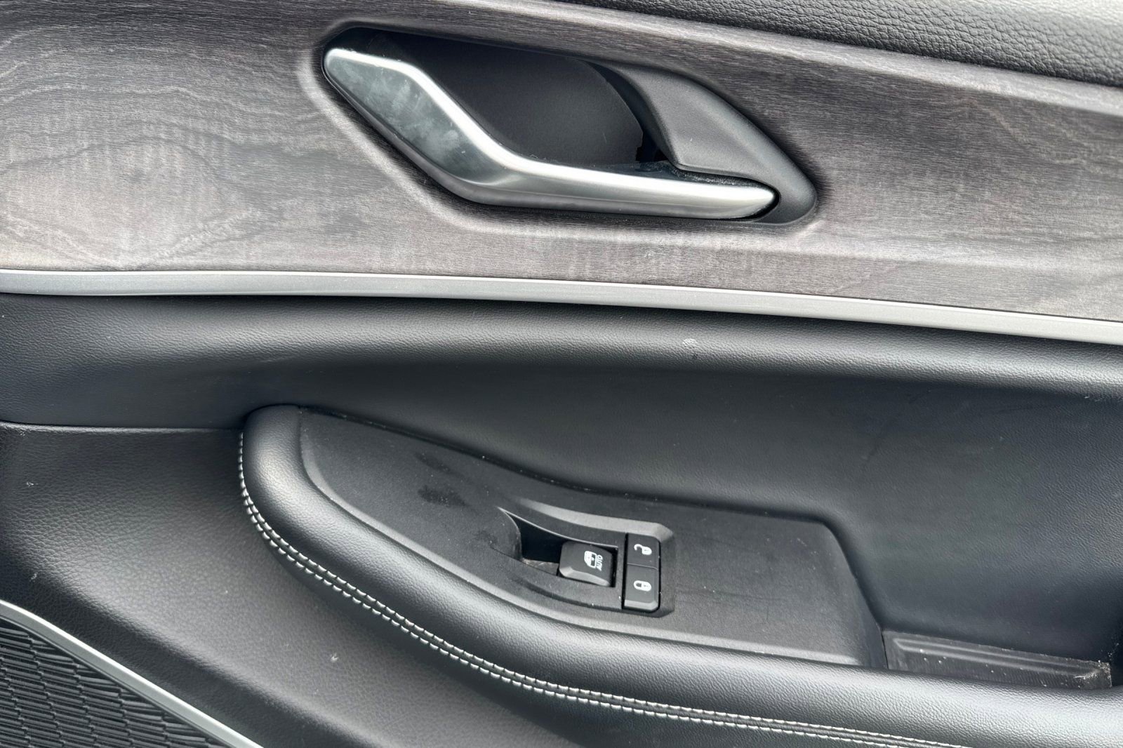 Used 2022 Jeep Grand Cherokee Limited image 21