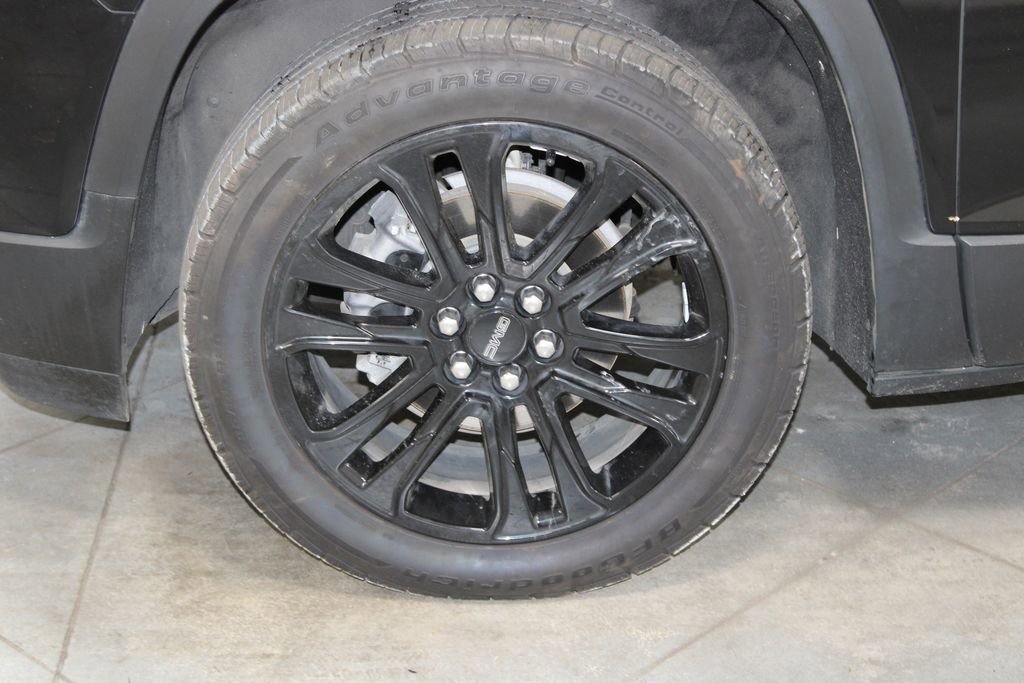 Used 2022 GMC Acadia SLE w/ Driver Convenience Package image 18