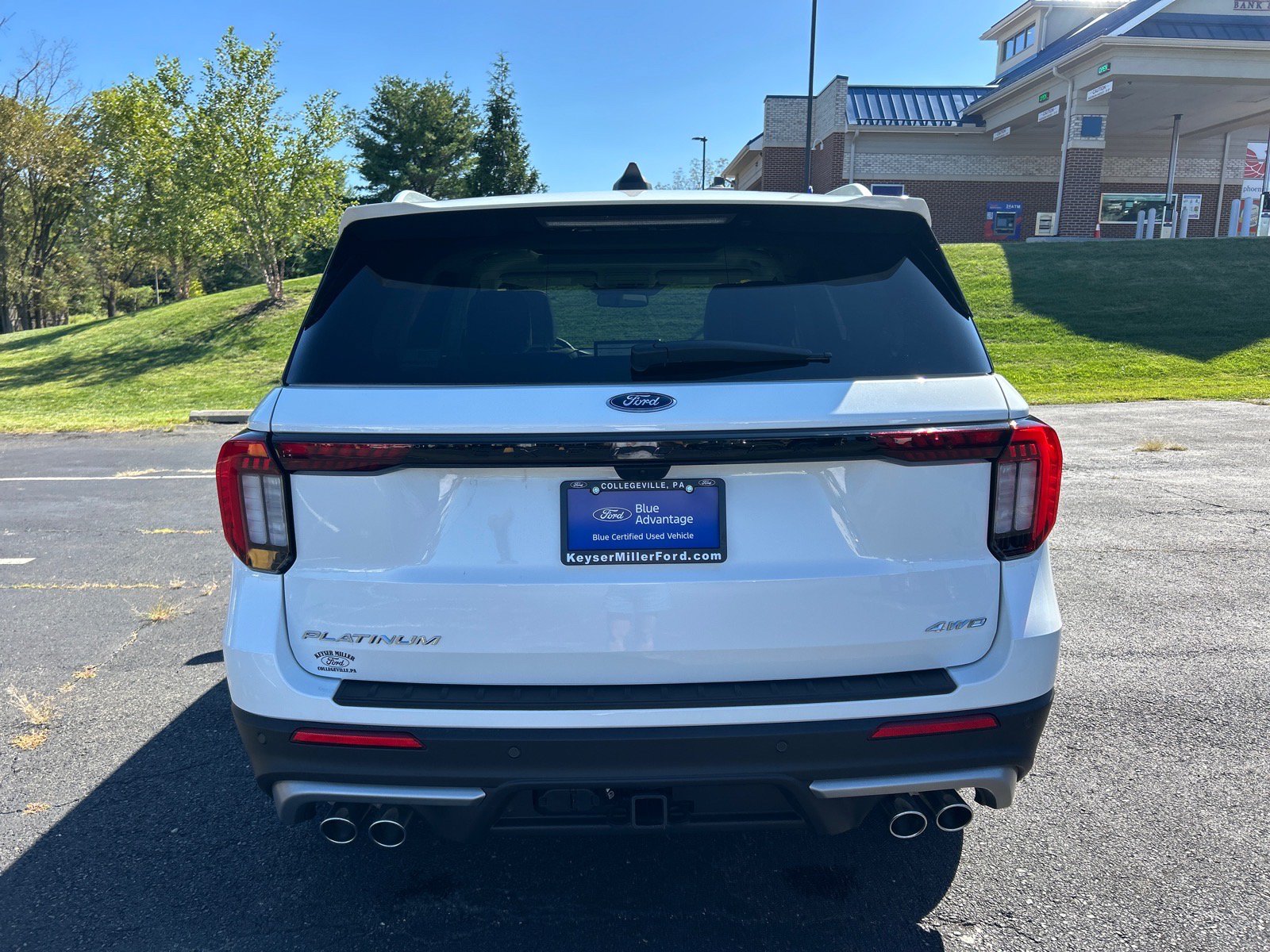 Used 2025 Ford Explorer Platinum w/ Ultimate Package AWD/4WD image 12