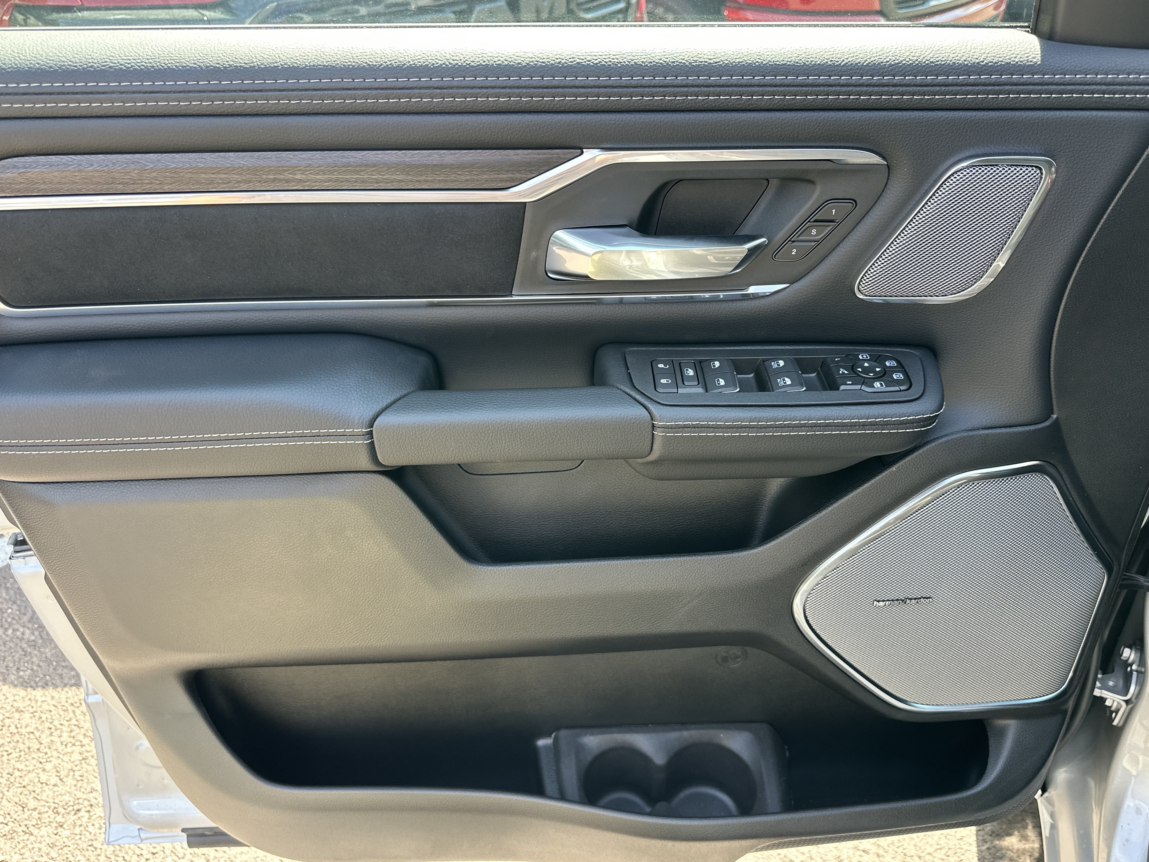 New 2027 RAM 1500 Laramie w/ Night Edition AWD/4WD image 31