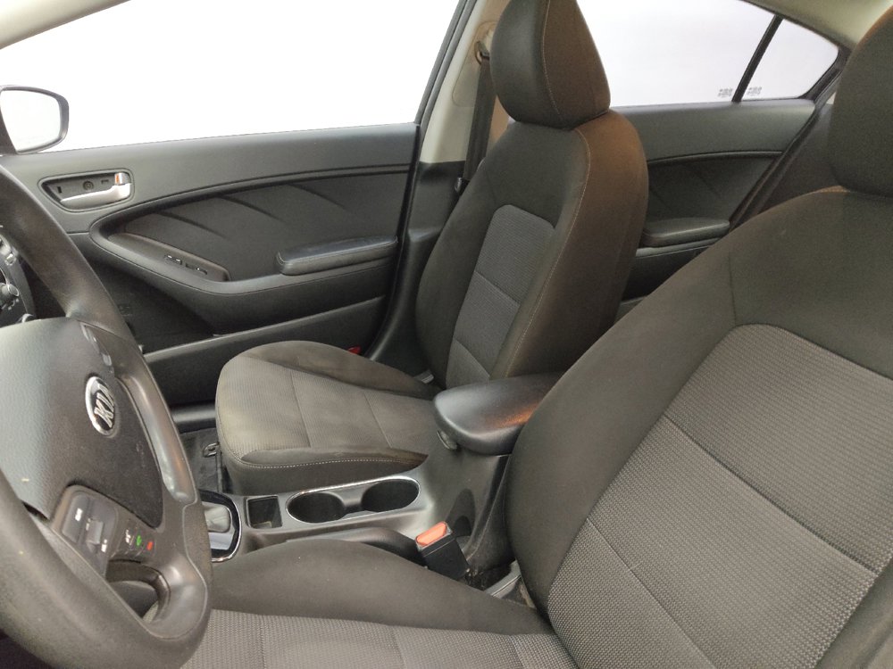Used 2017 Kia Forte LX image 17