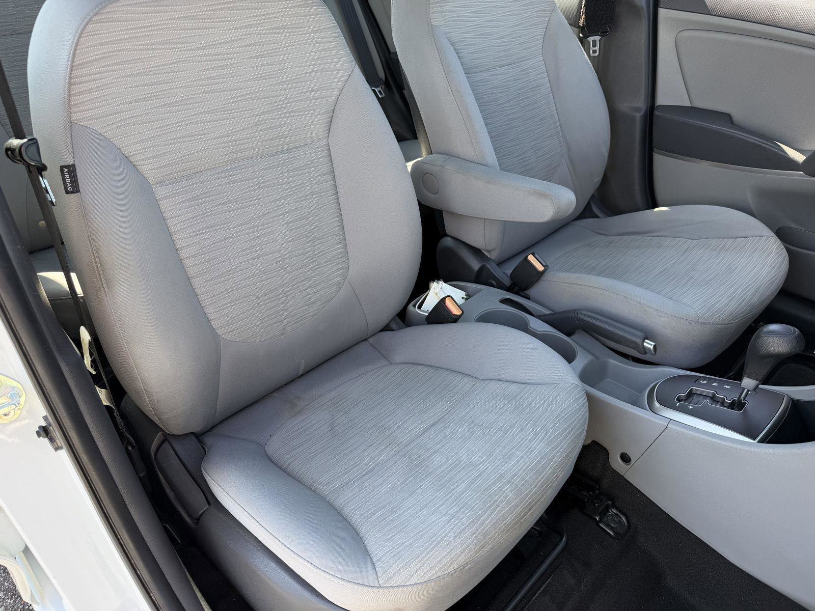 Used 2017 Hyundai Accent SE FWD image 18