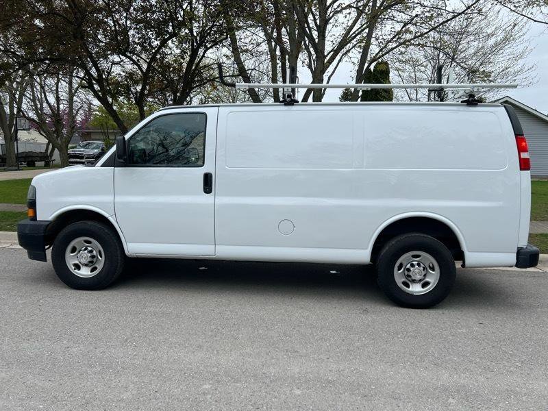 Used 2021 Chevrolet Express 2500 w/ Driver Convenience Package RWD image 5