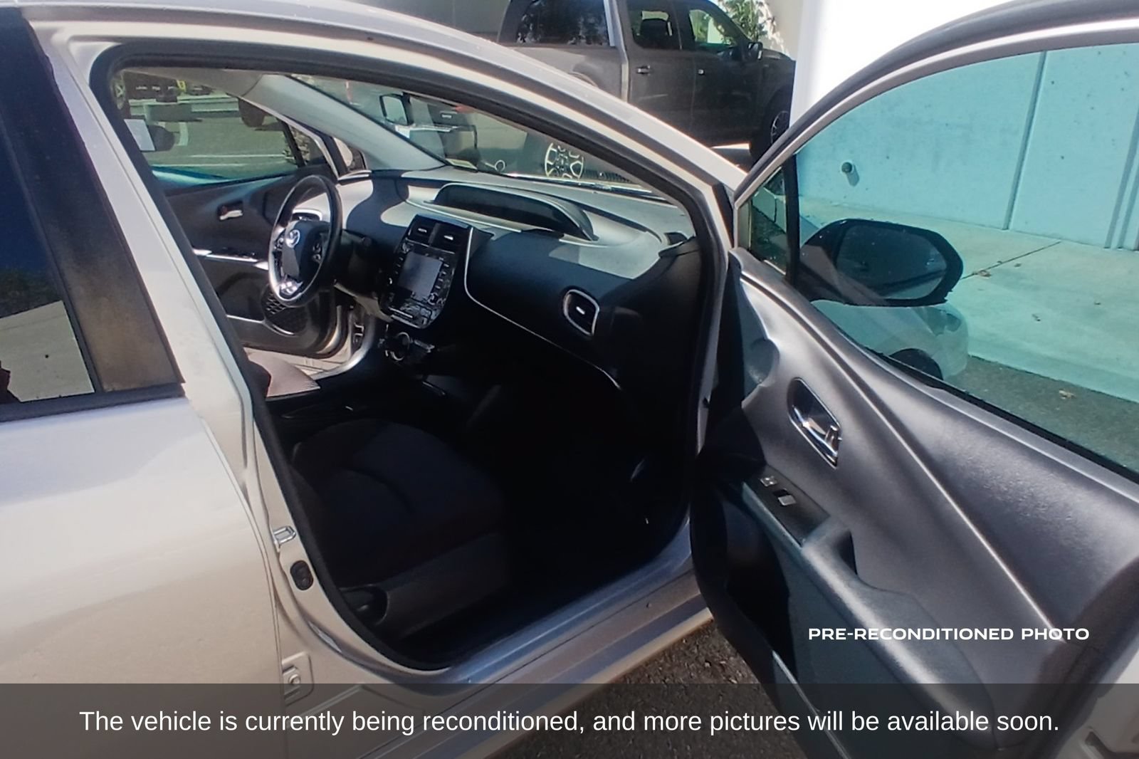 Used 2021 Toyota Prius Prime LE FWD image 15