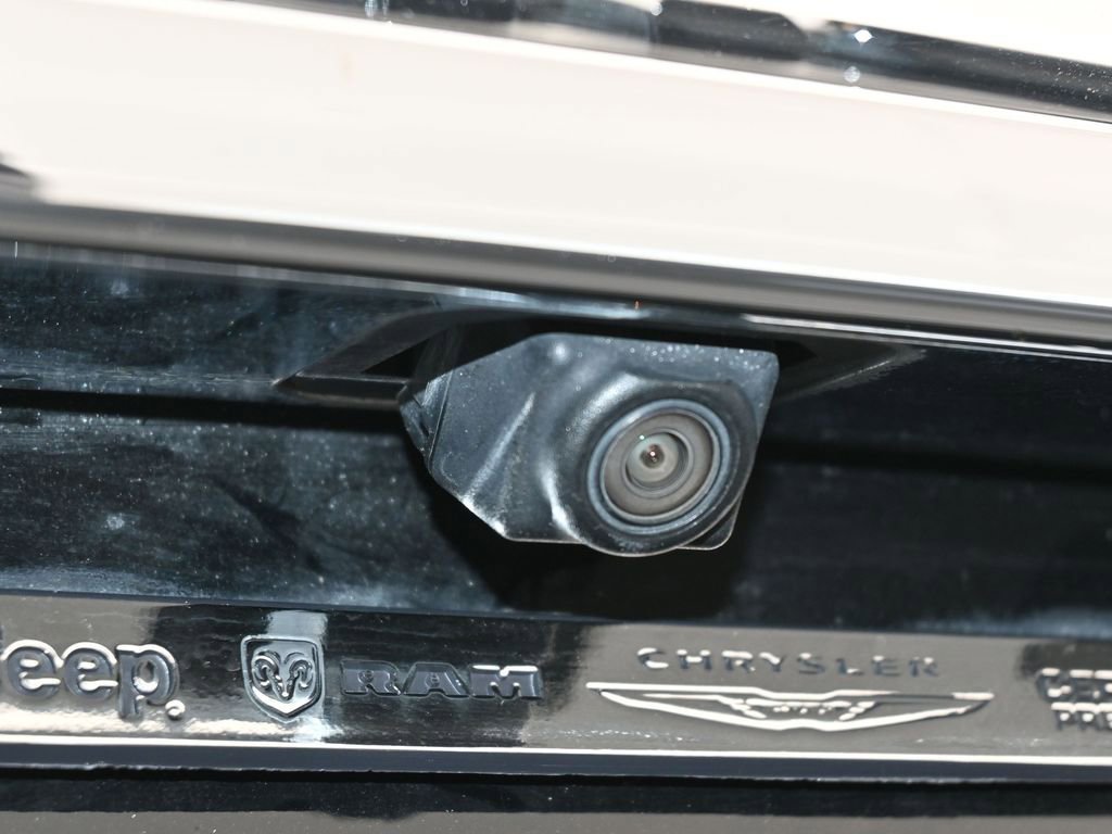 Used 2023 GMC Terrain SLE image 31