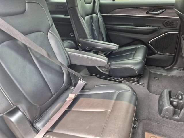 Used 2022 Jeep Grand Cherokee L Limited AWD/4WD image 29